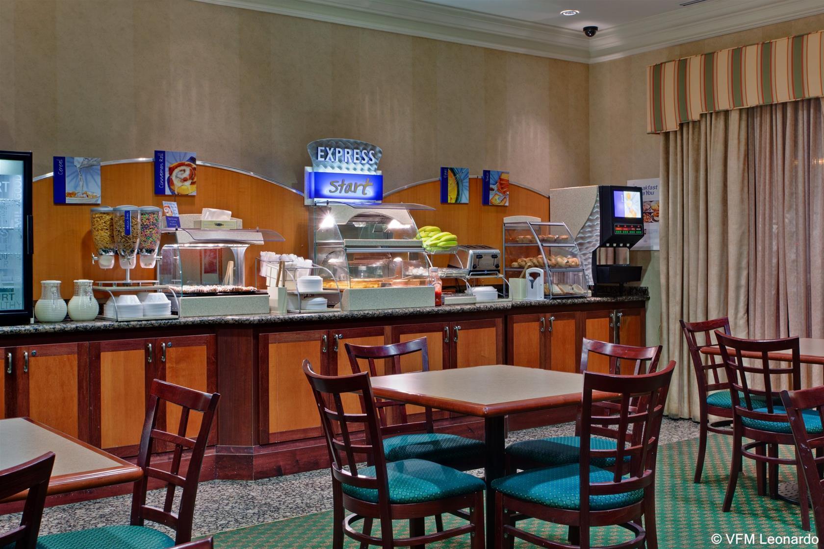 Holiday Inn Express Hotel & Suites Milton By Ihg Exteriör bild