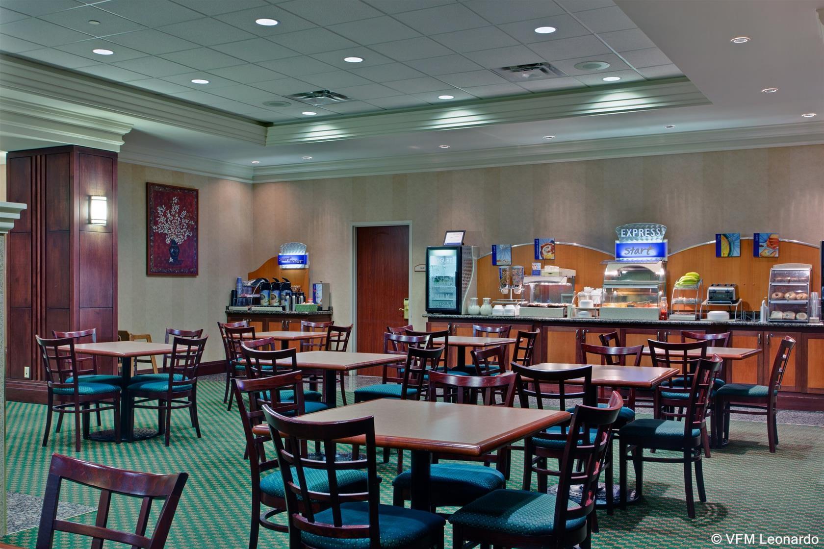 Holiday Inn Express Hotel & Suites Milton By Ihg Exteriör bild