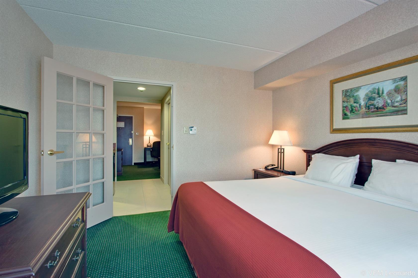 Holiday Inn Express Hotel & Suites Milton By Ihg Exteriör bild