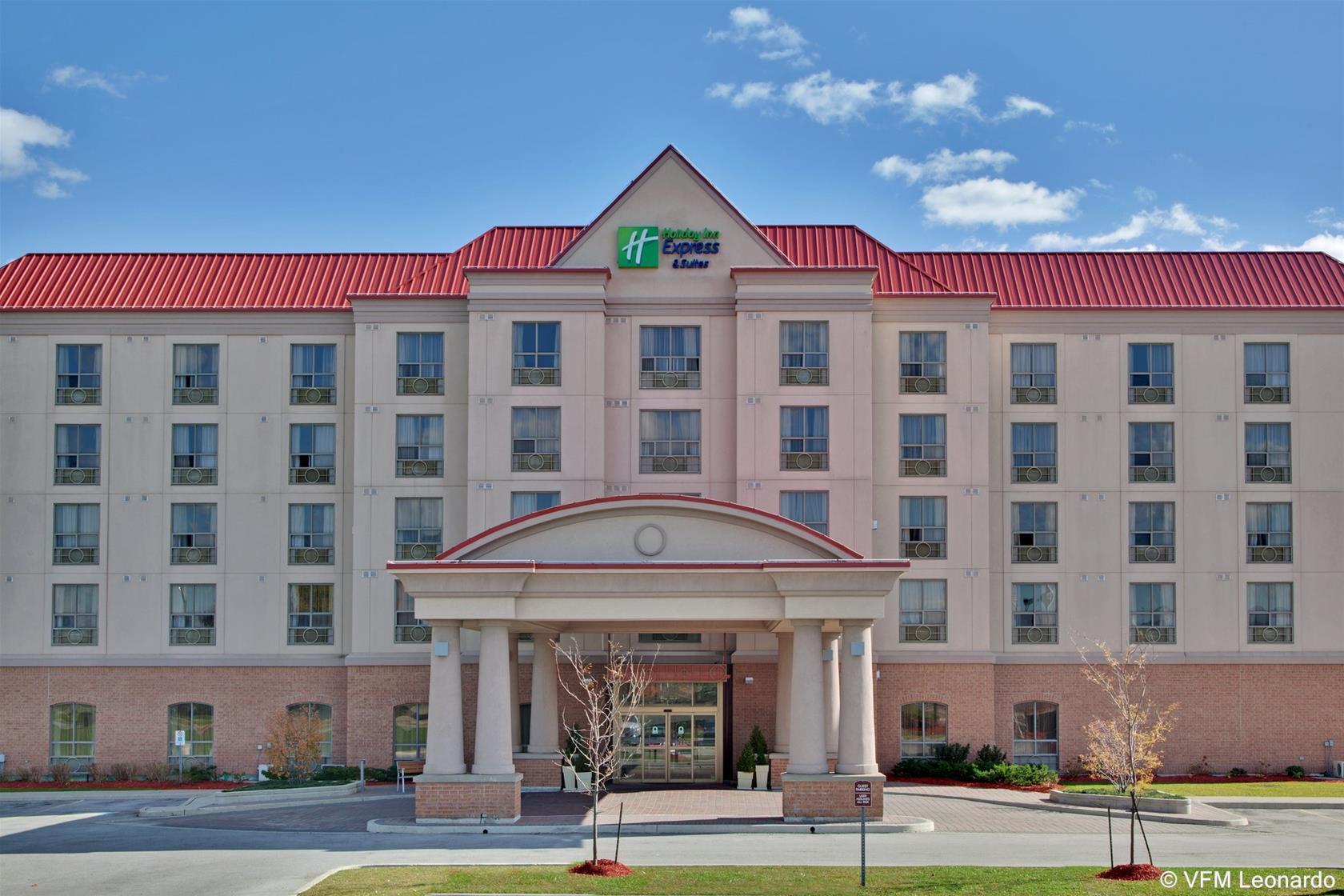 Holiday Inn Express Hotel & Suites Milton By Ihg Exteriör bild
