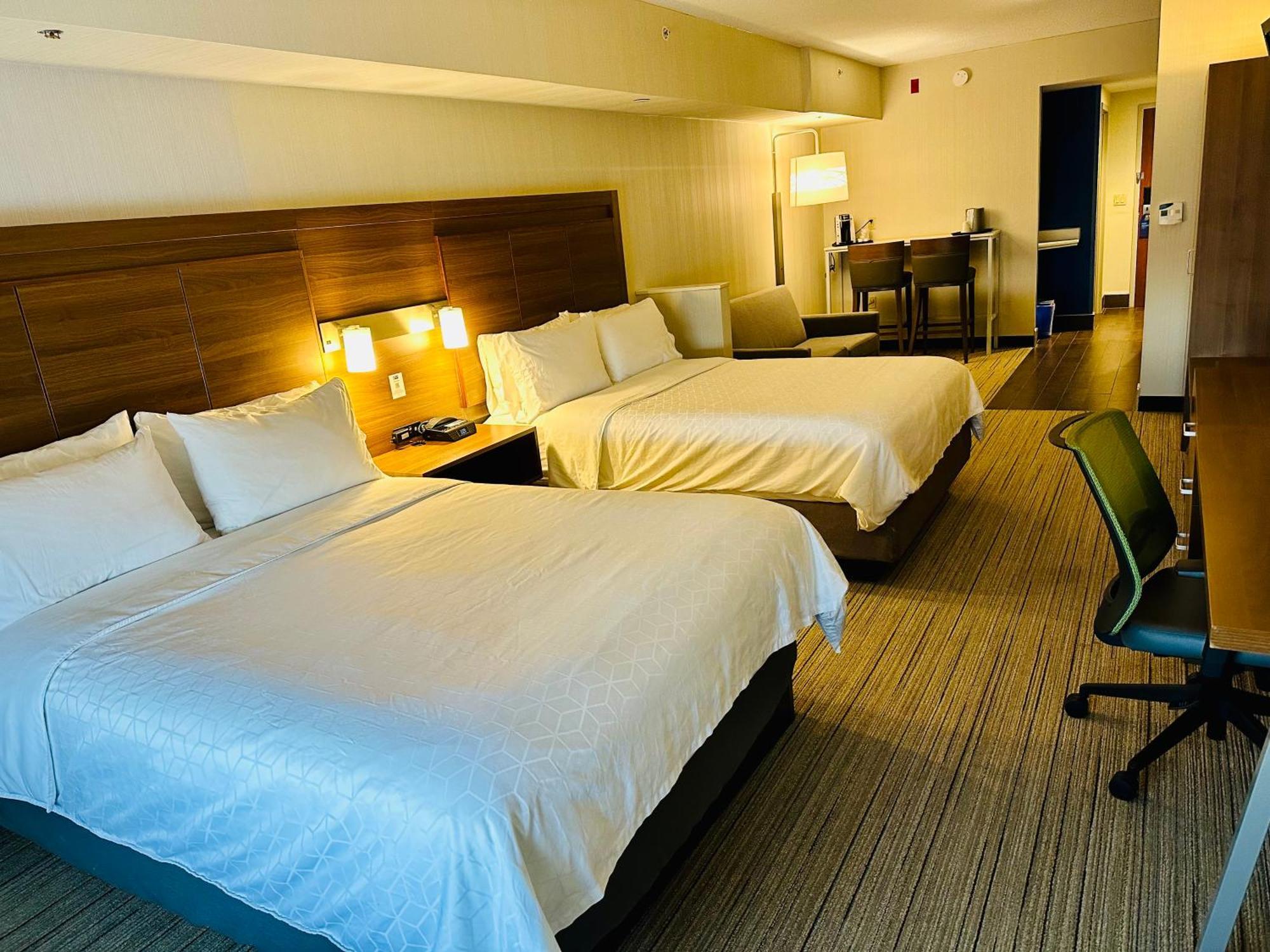 Holiday Inn Express Hotel & Suites Milton By Ihg Exteriör bild