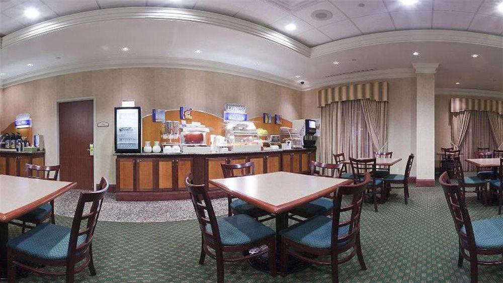 Holiday Inn Express Hotel & Suites Milton By Ihg Exteriör bild